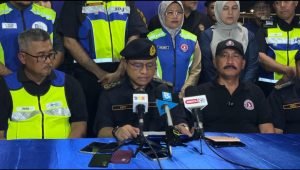 Ketua Pengarah JPJ, Dato’ Aedy Fadly Bin Ramli bersama Ketua Pengarah AADK, Datuk Ruslin Jusoh dalam sidang Ops Bersepadu Terhdap Kenderaan Perdagangan malam tadi 